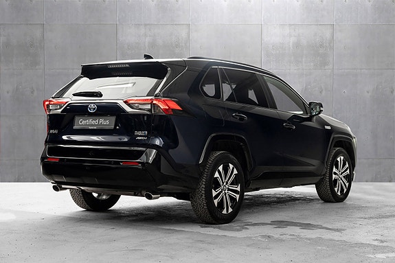 Toyota RAV4 5 of 24