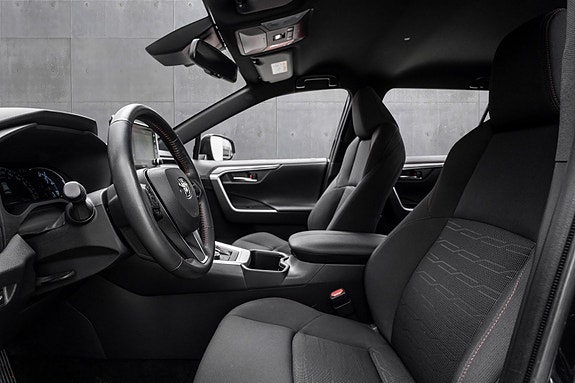 Toyota RAV4 10 of 24