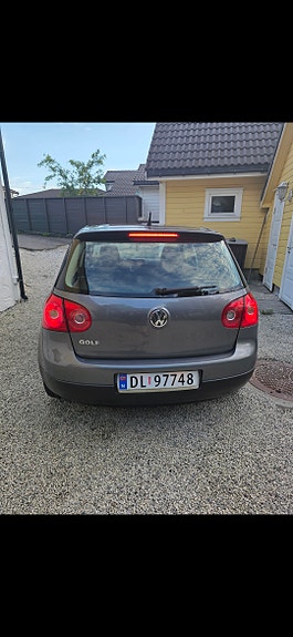 Volkswagen Golf V 2 of 19