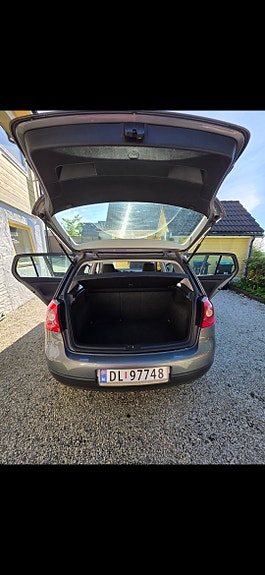 Volkswagen Golf V 11 of 19