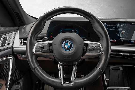 BMW iX1 15 of 30
