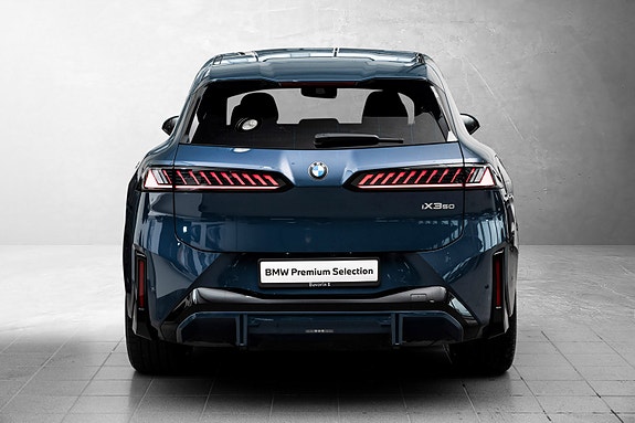 BMW iX3 7 of 30