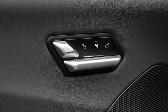 BMW iX3 28 of 30