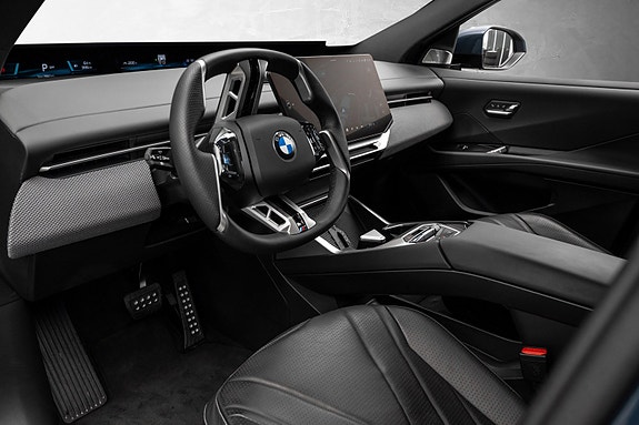 BMW iX3 12 of 30