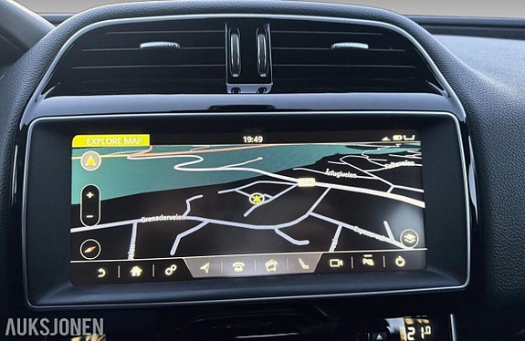Jaguar XE 15 of 20