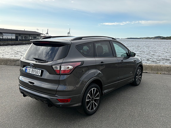 Ford Kuga 5 of 13
