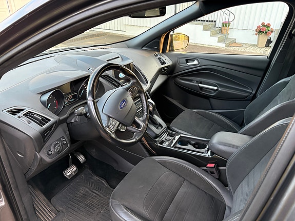 Ford Kuga 8 of 13