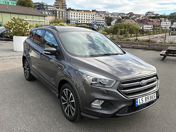 Ford Kuga 3 of 13