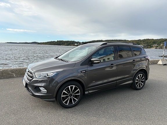Ford Kuga 2 of 13