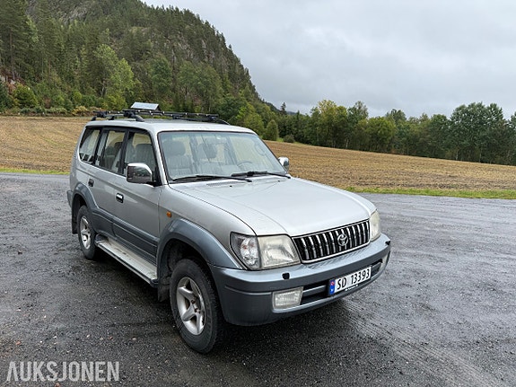 Toyota Land Cruiser 3 of 20