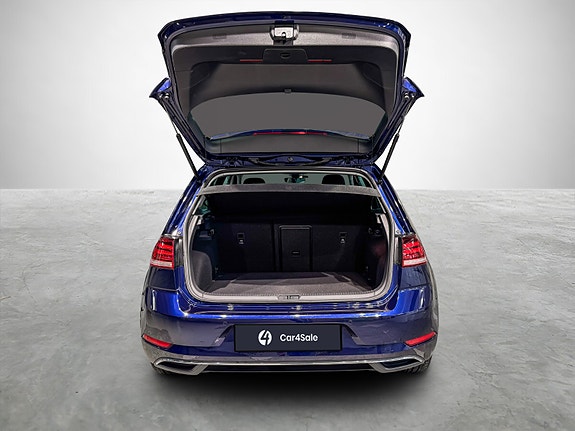 Volkswagen e-Golf VII 22 of 27