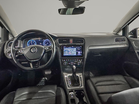 Volkswagen e-Golf VII 12 of 27