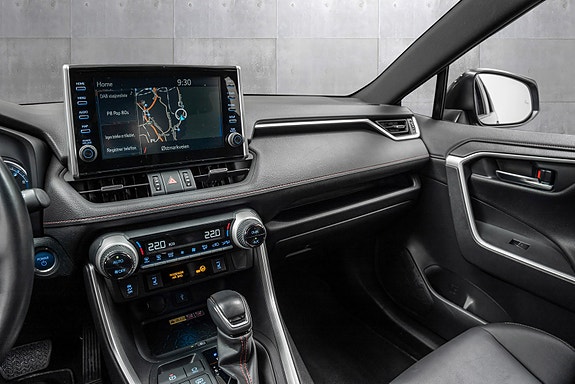 Toyota RAV4 Plug-in Hybrid 17 of 23