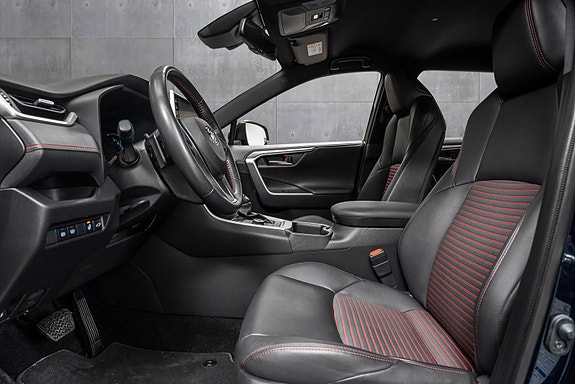 Toyota RAV4 Plug-in Hybrid 9 of 23