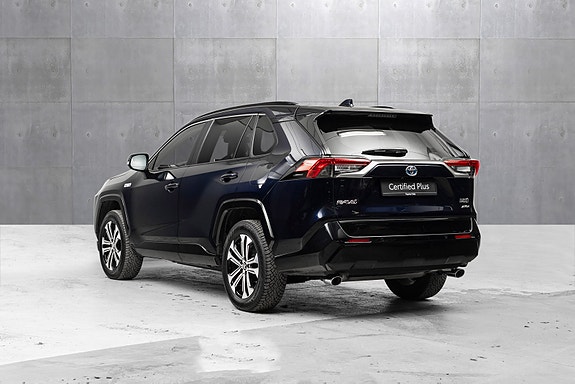 Toyota RAV4 Plug-in Hybrid 3 of 23
