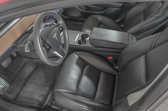 Tesla Model 3 14 of 21
