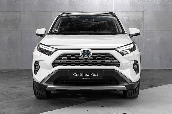 Toyota RAV4 8 of 26