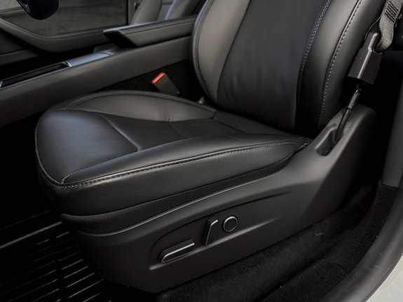 Tesla Model Y 12 of 30