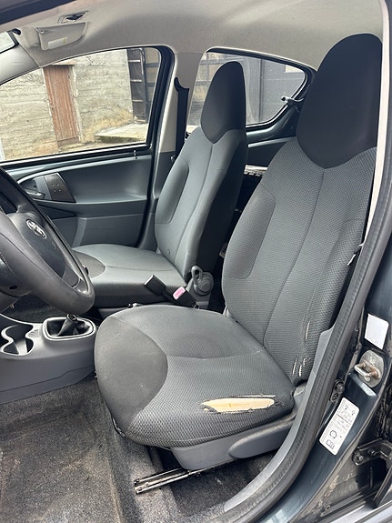 Toyota Aygo 10 of 12