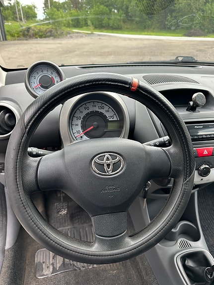 Toyota Aygo 11 of 12