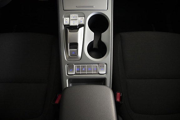 Hyundai Kona 16 of 28