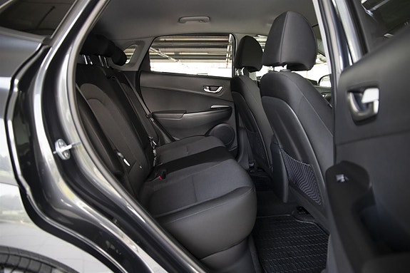 Hyundai Kona 24 of 28
