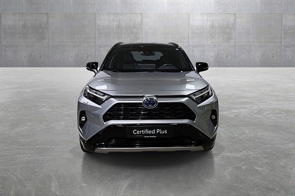 Toyota RAV4 8 of 28