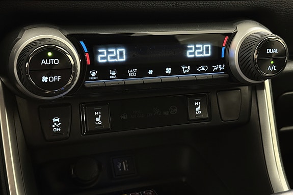 Toyota RAV4 24 of 28