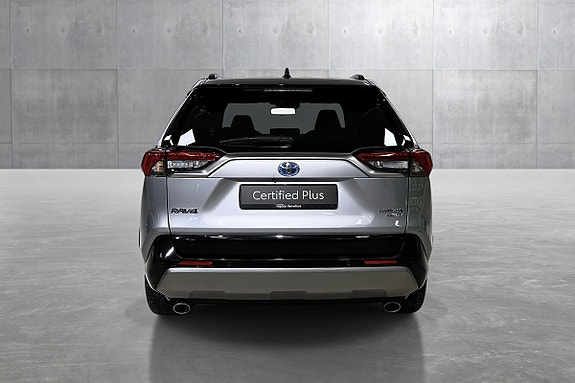 Toyota RAV4 4 of 28