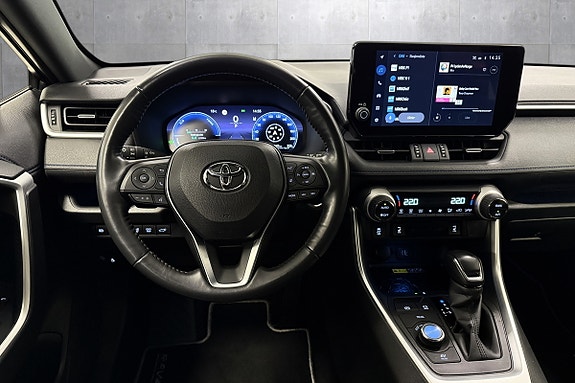 Toyota RAV4 15 of 28