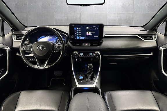 Toyota RAV4 14 of 28