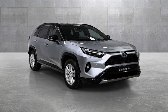 Toyota RAV4 7 of 28