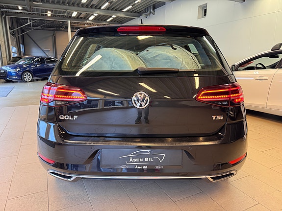 Volkswagen Golf VII 6 of 30