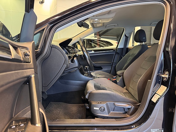 Volkswagen Golf VII 11 of 30