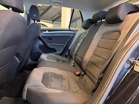 Volkswagen Golf VII 13 of 30
