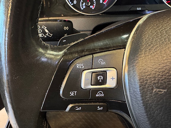 Volkswagen Golf VII 16 of 30