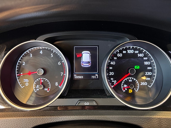 Volkswagen Golf VII 19 of 30