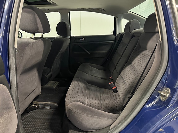 Volkswagen Passat 29 of 30