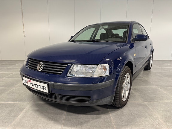Volkswagen Passat 6 of 30