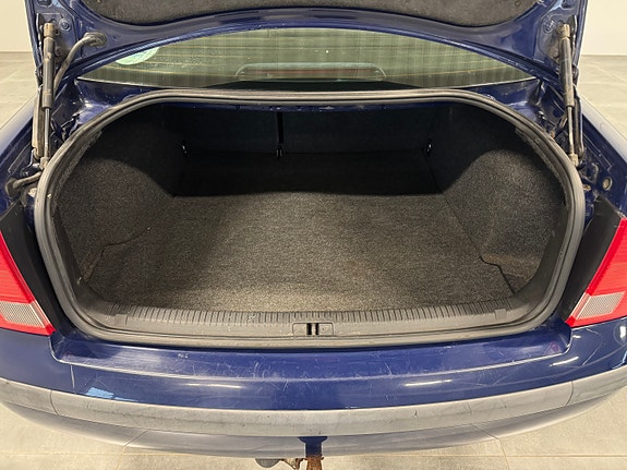 Volkswagen Passat 30 of 30