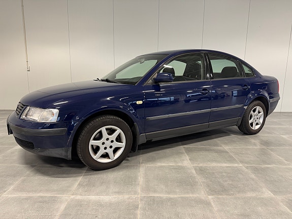 Volkswagen Passat 8 of 30