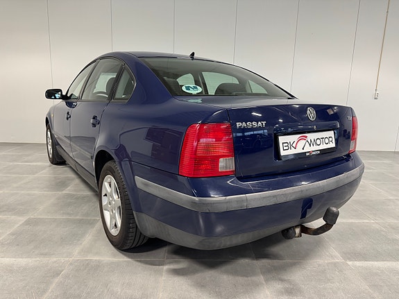 Volkswagen Passat 11 of 30