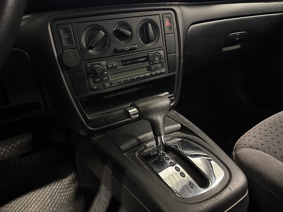 Volkswagen Passat 25 of 30