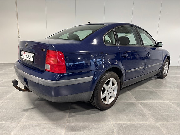 Volkswagen Passat 14 of 30
