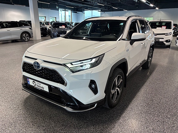 Toyota RAV4 4 of 18