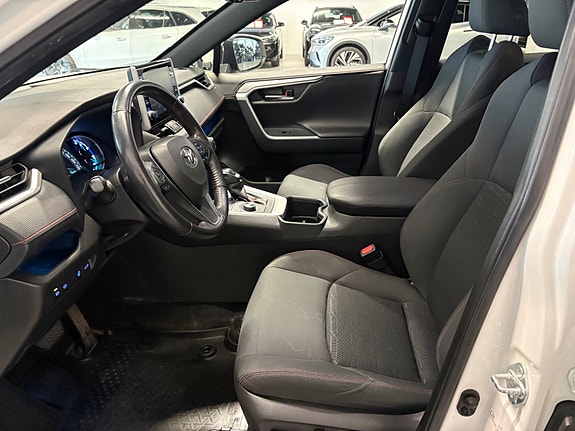 Toyota RAV4 11 of 18