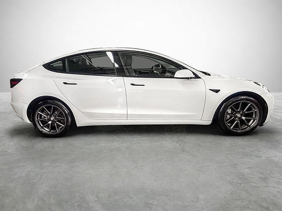 Tesla Model 3 6 of 24