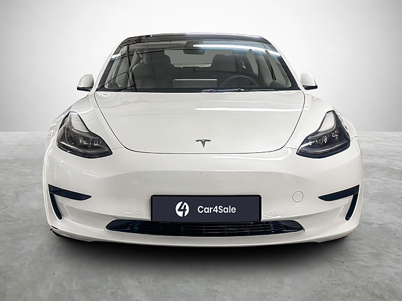 Tesla Model 3 8 of 24