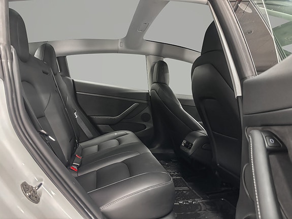 Tesla Model 3 18 of 24