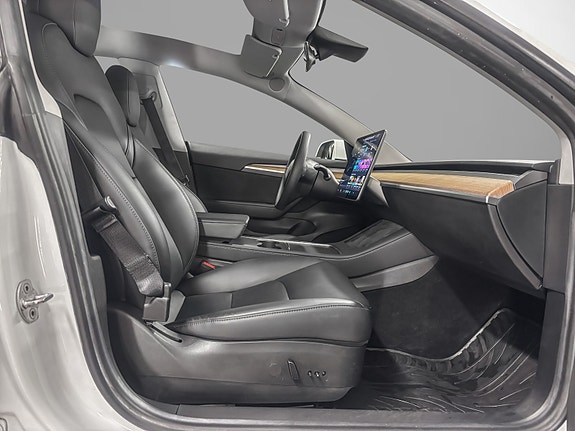 Tesla Model 3 16 of 24